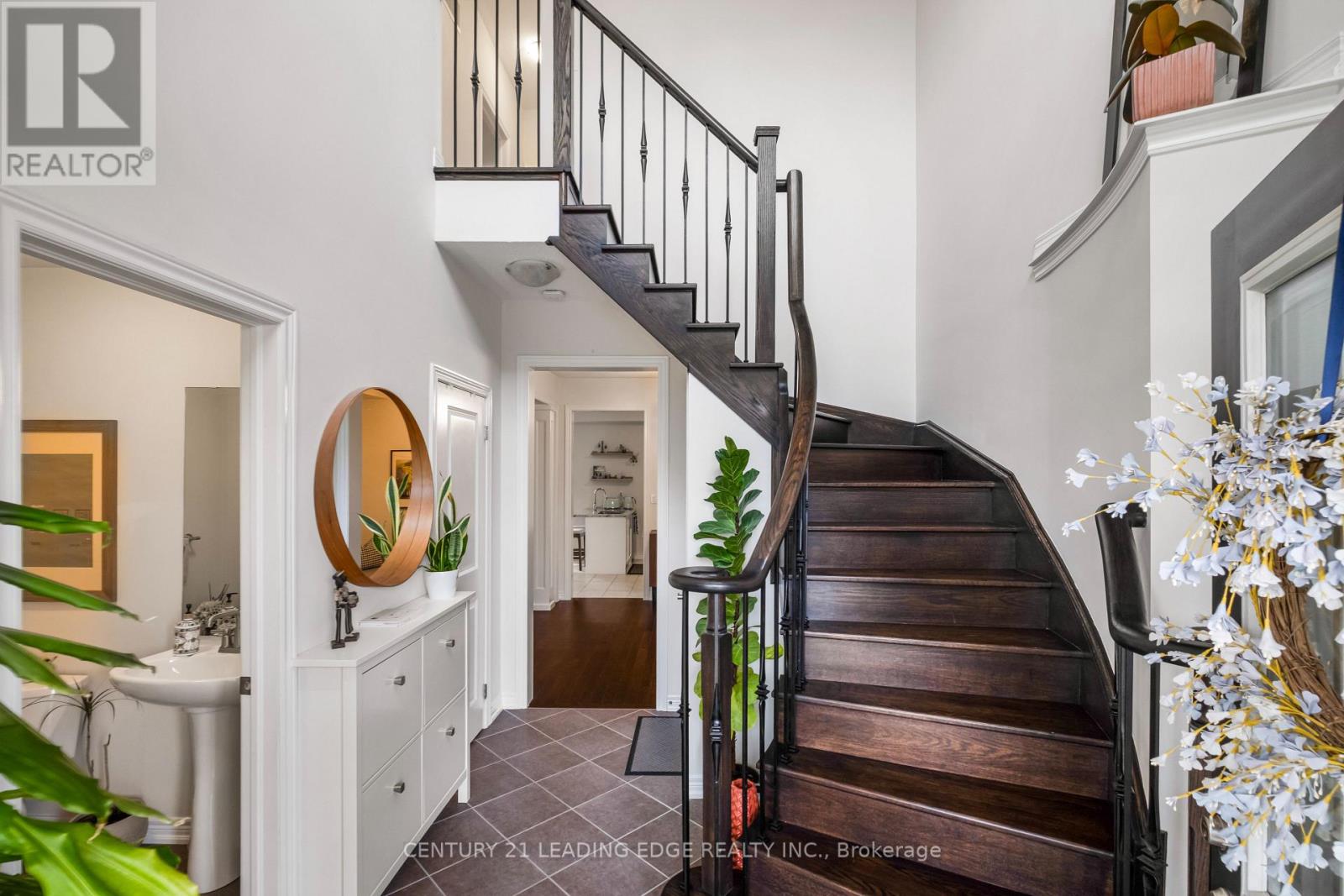 164 Moody Drive, Vaughan, Ontario  L4H 3Z4 - Photo 4 - N12563146