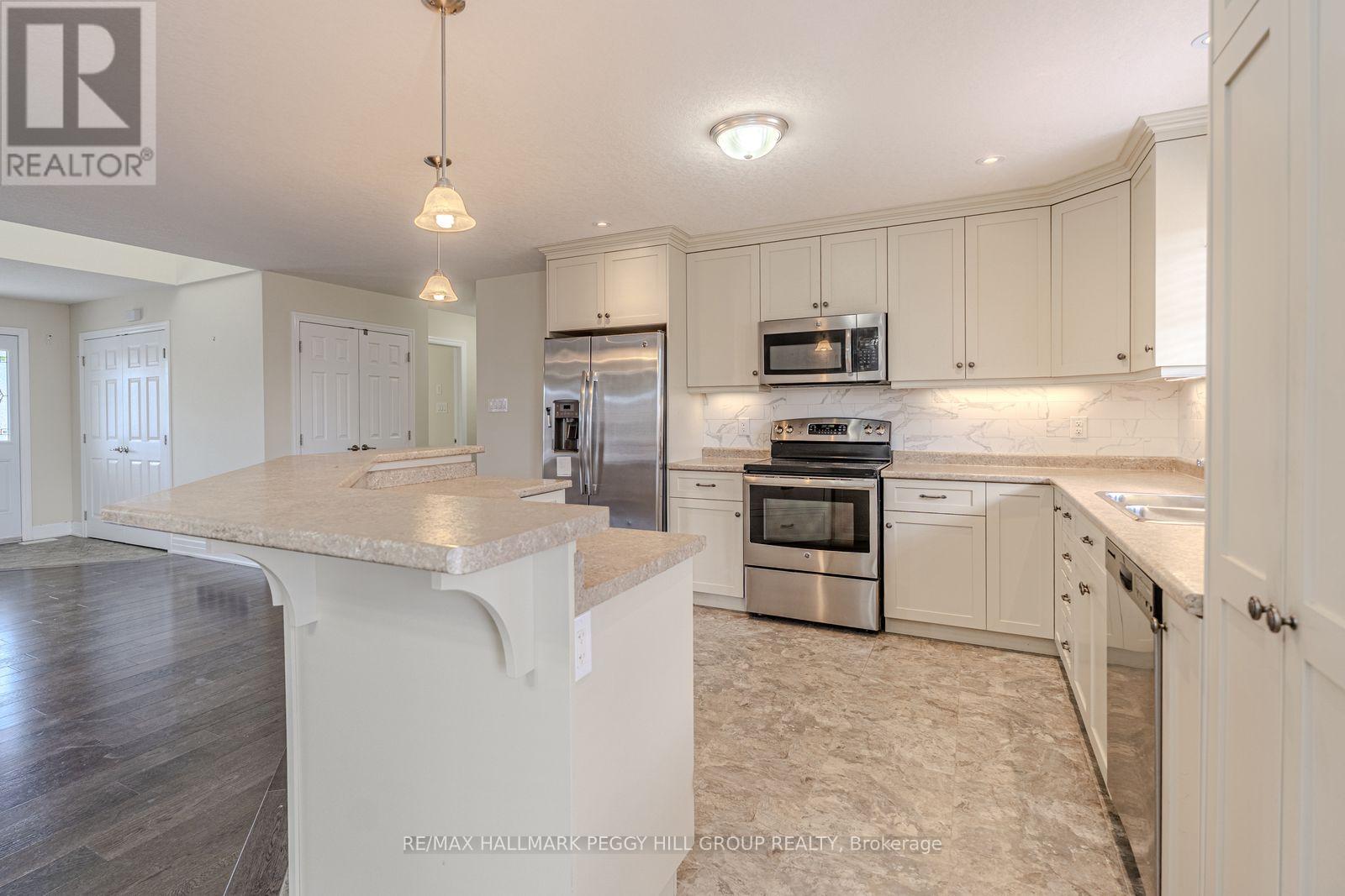 10 Grew Crescent, Penetanguishene, Ontario  L9M 0A4 - Photo 6 - S12563104