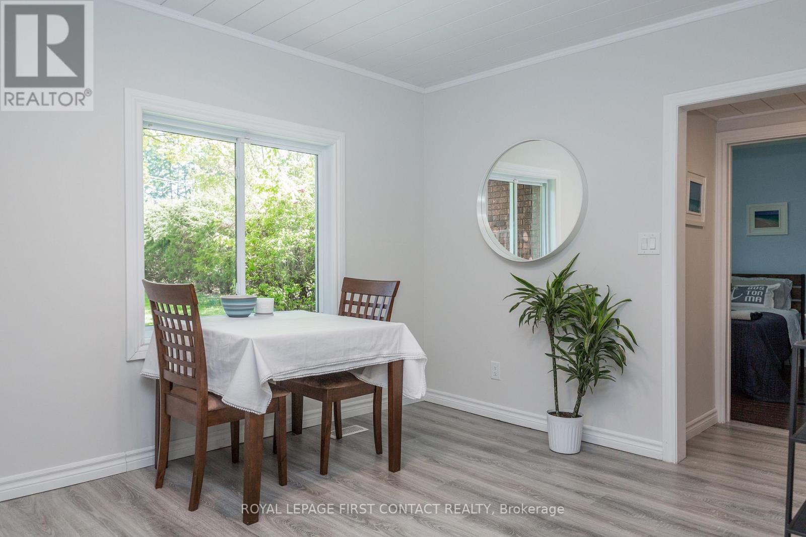 11 Broad Street, Penetanguishene, Ontario  L9M 1E9 - Photo 25 - S12563122