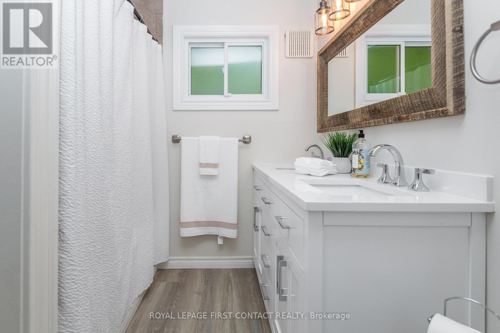 11 Broad Street, Penetanguishene, Ontario  L9M 1E9 - Photo 27 - S12563122