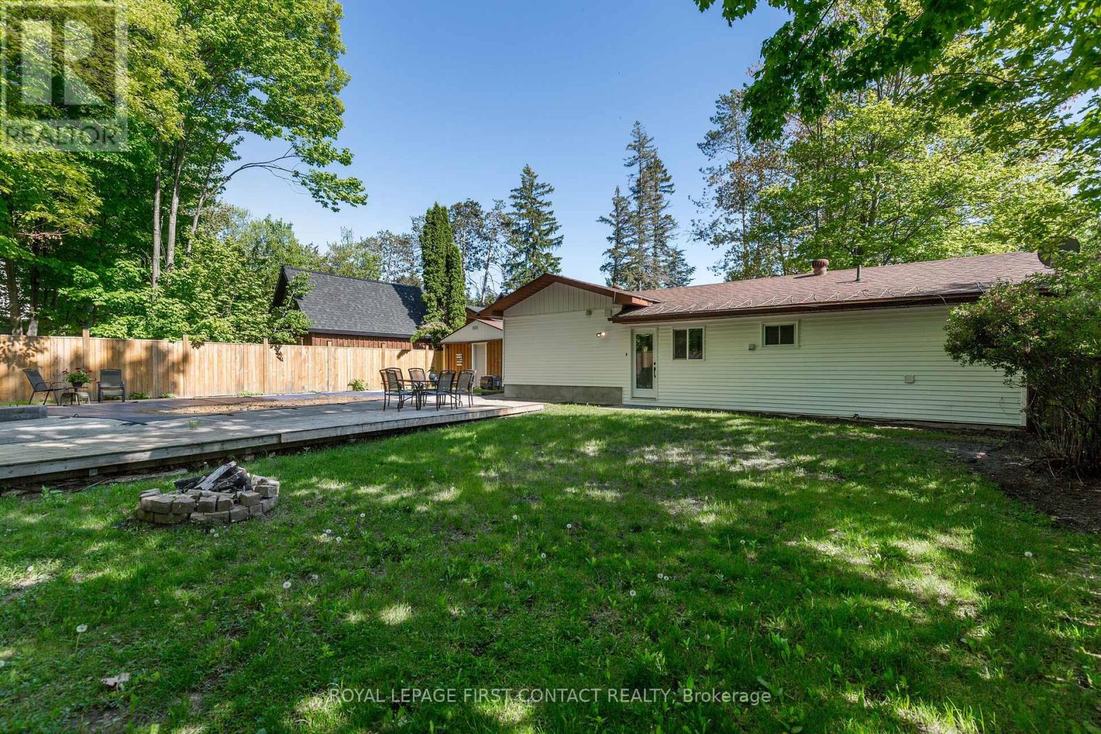 11 Broad Street, Penetanguishene, Ontario  L9M 1E9 - Photo 38 - S12563122