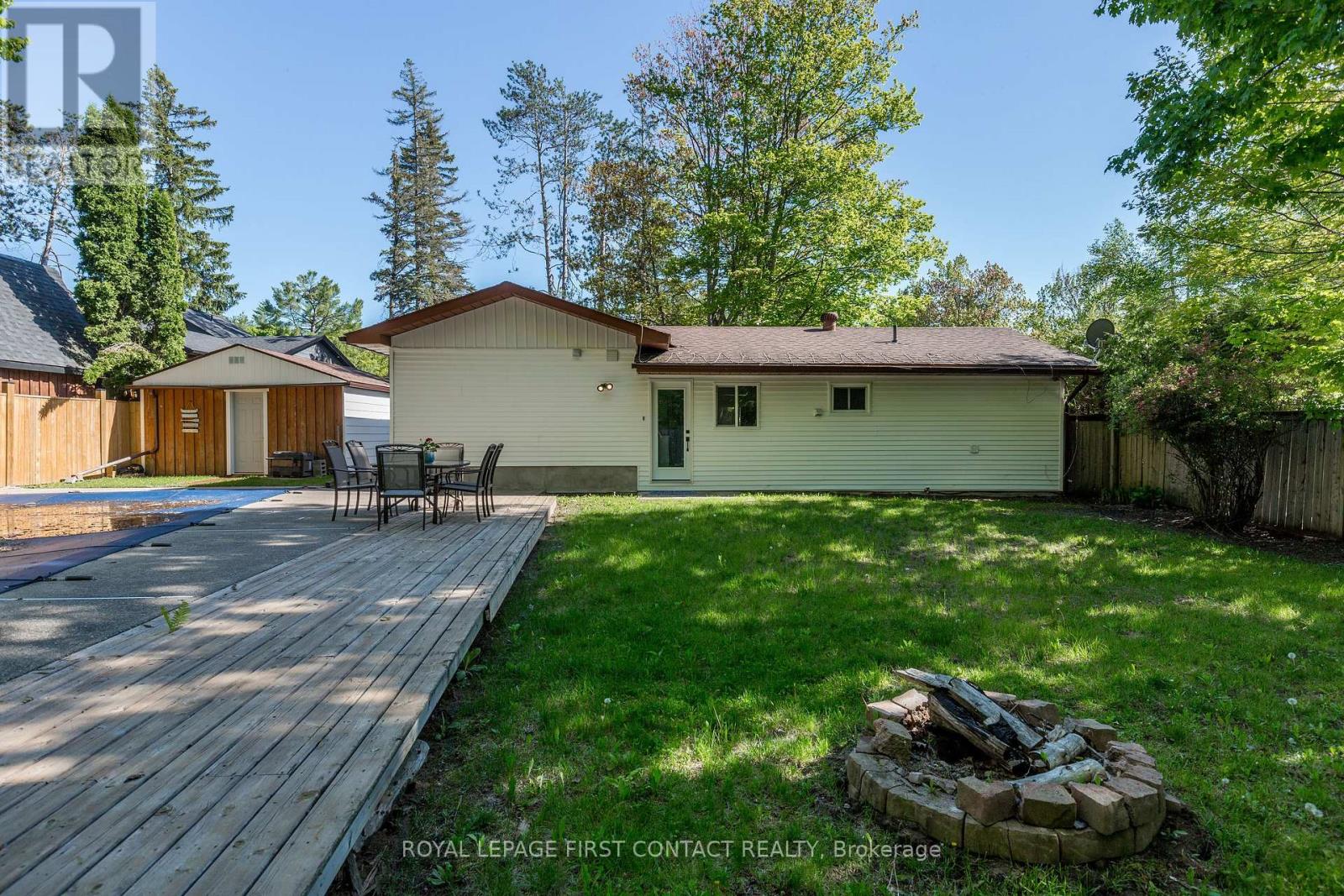 11 Broad Street, Penetanguishene, Ontario  L9M 1E9 - Photo 39 - S12563122