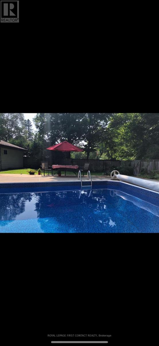 11 Broad Street, Penetanguishene, Ontario  L9M 1E9 - Photo 41 - S12563122