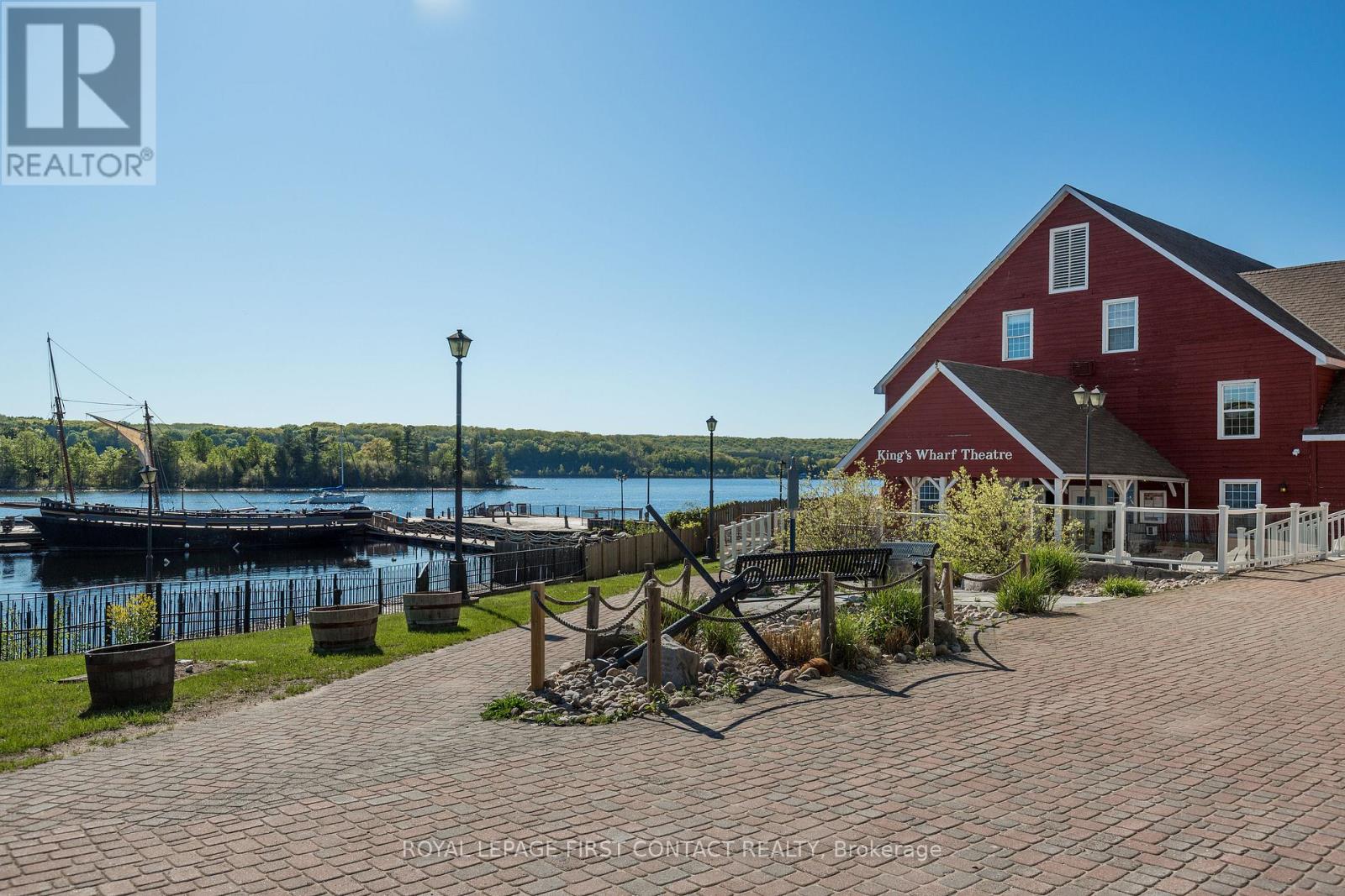 11 Broad Street, Penetanguishene, Ontario  L9M 1E9 - Photo 43 - S12563122