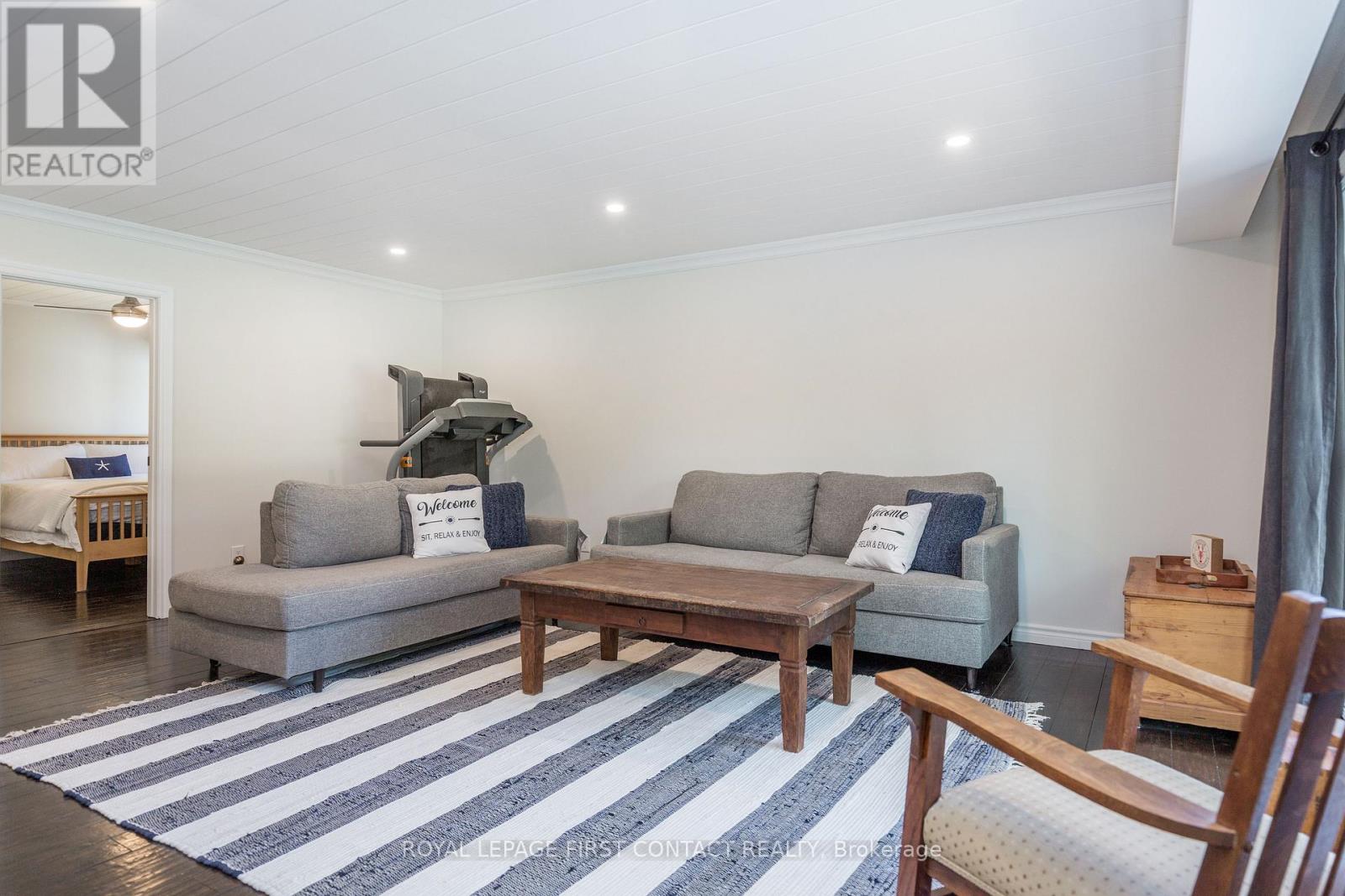 11 Broad Street, Penetanguishene, Ontario  L9M 1E9 - Photo 7 - S12563122