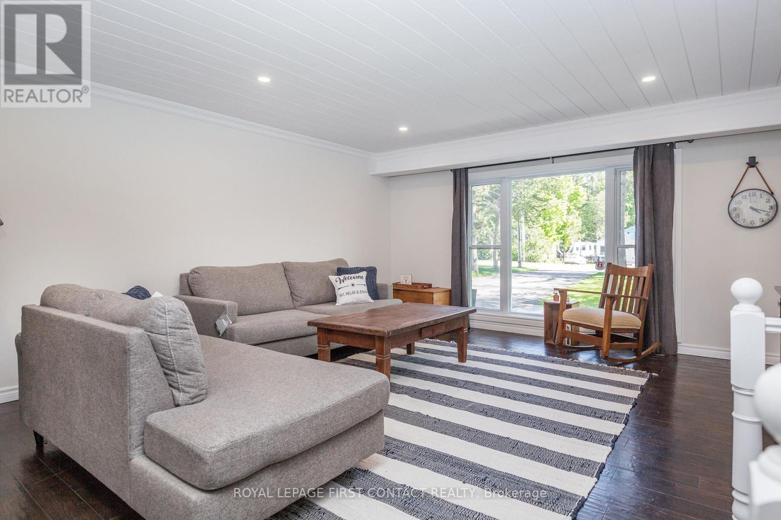 11 Broad Street, Penetanguishene, Ontario  L9M 1E9 - Photo 9 - S12563122