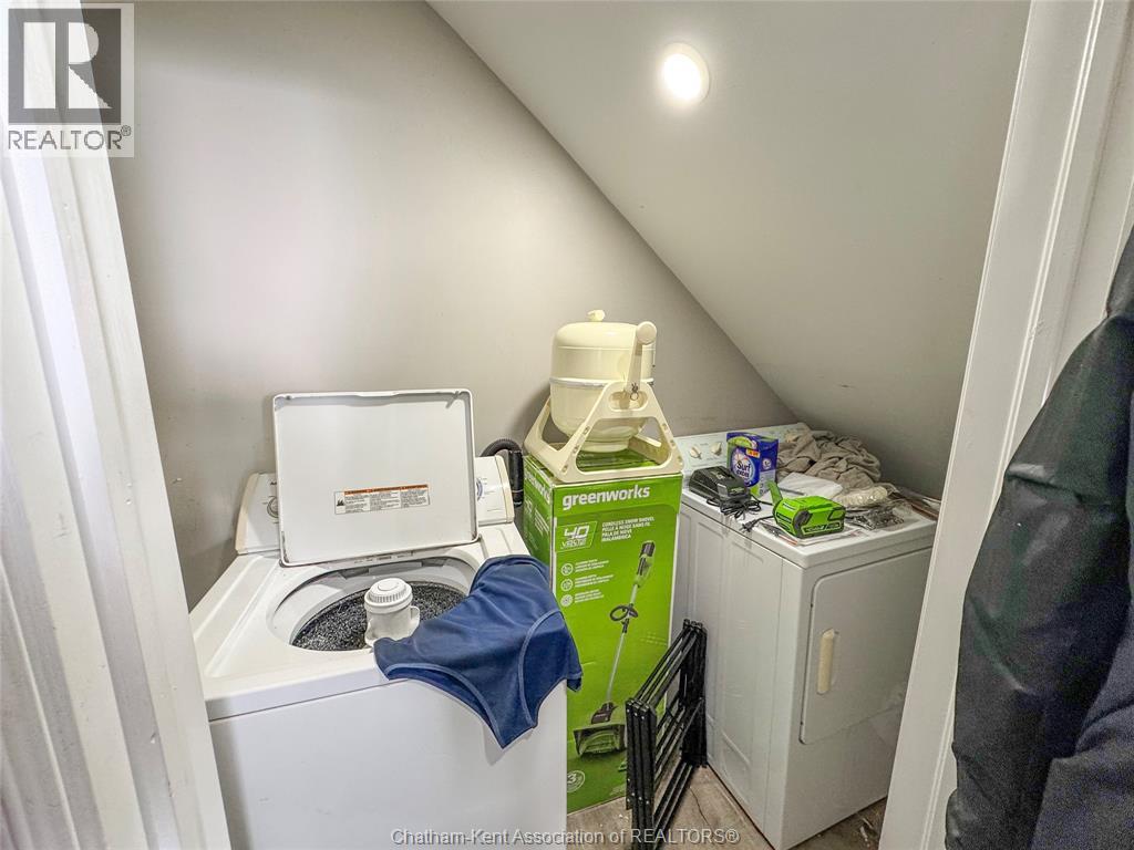 17 Mcnaughton Avenue, Wallaceburg, Ontario  N8A 1R7 - Photo 11 - 25029211