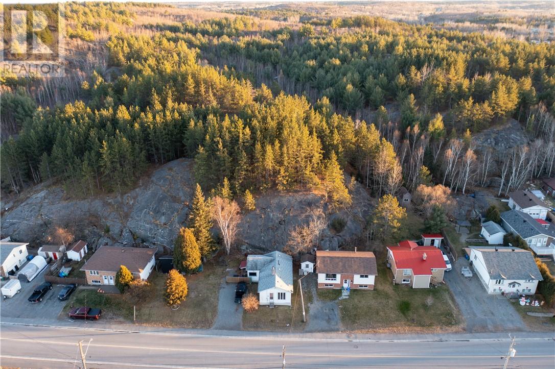 83 Hill Street, Wahnapitae, Ontario  P0M 3C0 - Photo 3 - 2125583