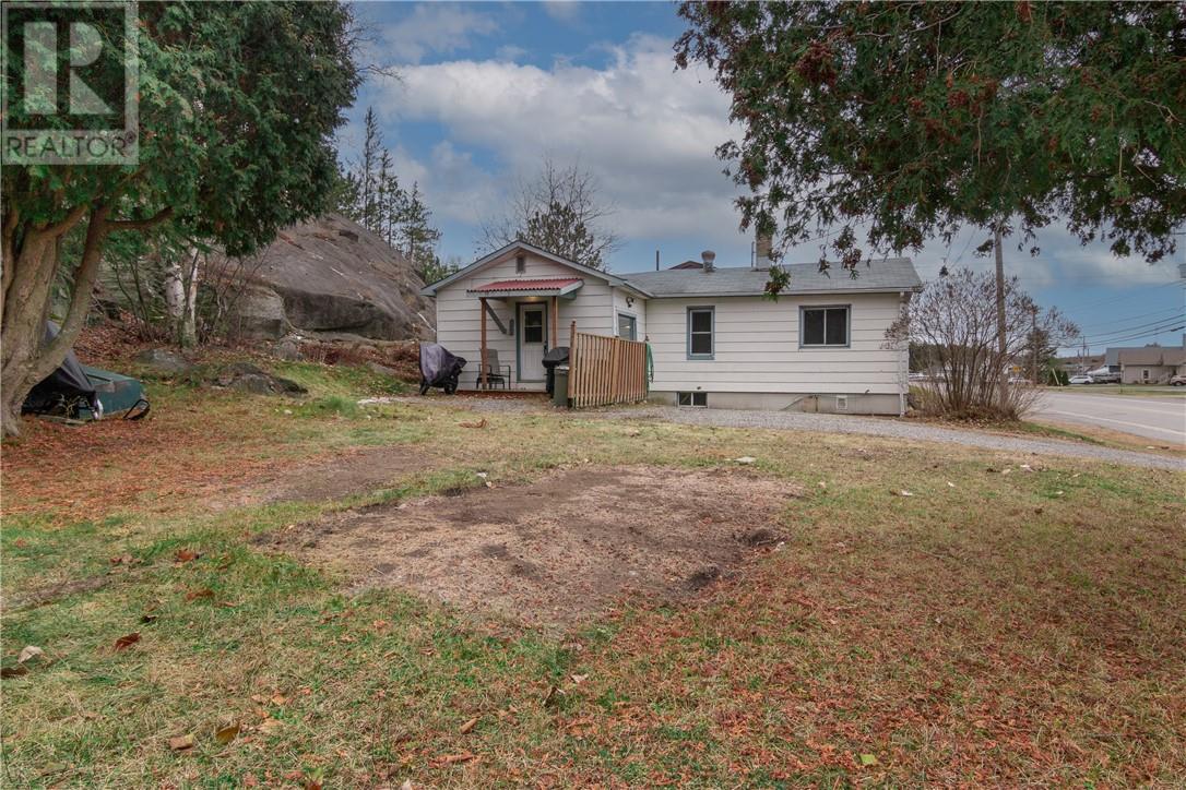 83 Hill Street, Wahnapitae, Ontario  P0M 3C0 - Photo 6 - 2125583