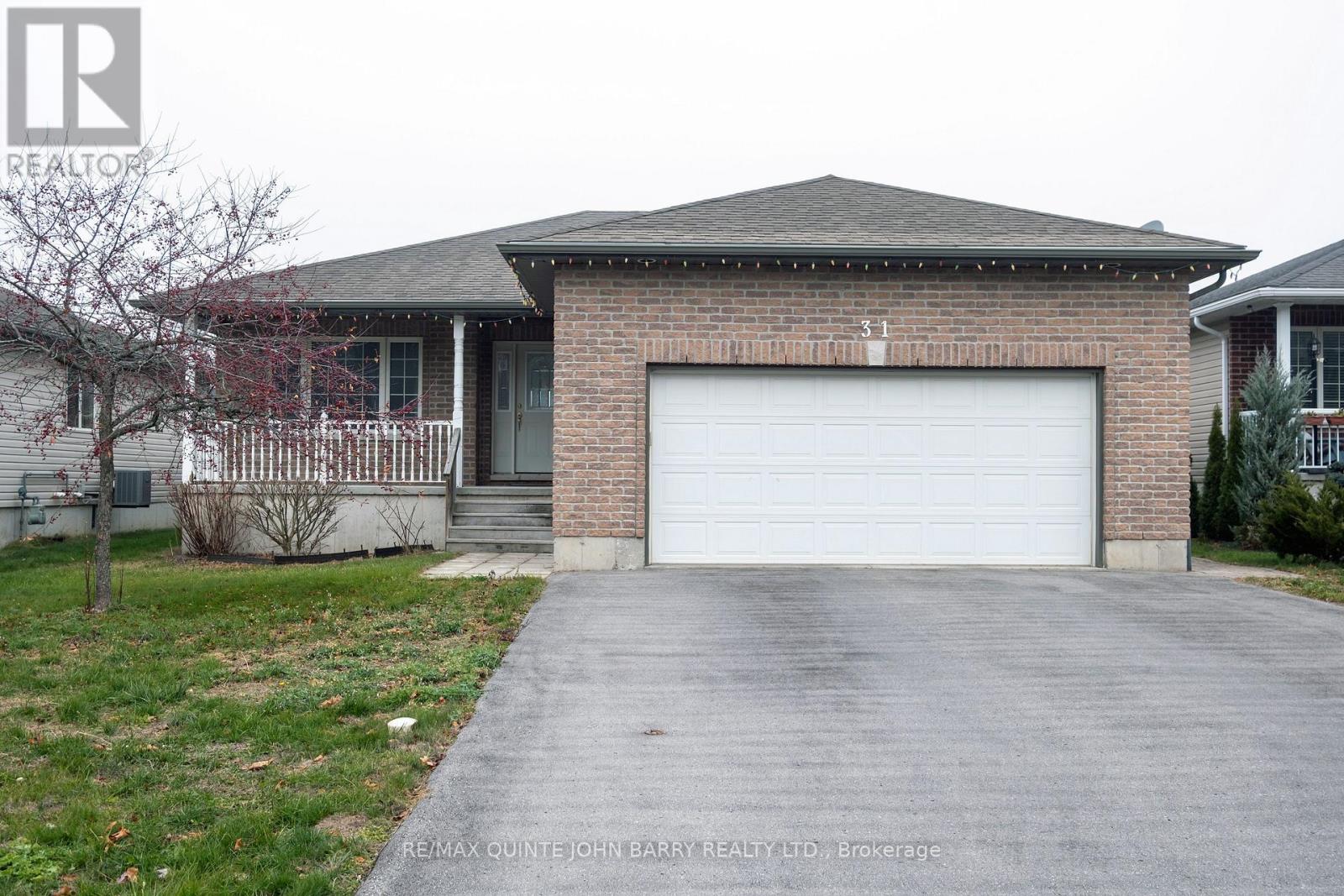 31 CEDAR CREEK WAY, Quinte West, Ontario