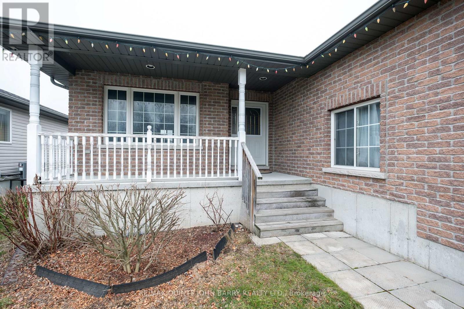 31 Cedar Creek Way, Quinte West, Ontario  K0K 2C0 - Photo 2 - X12563250