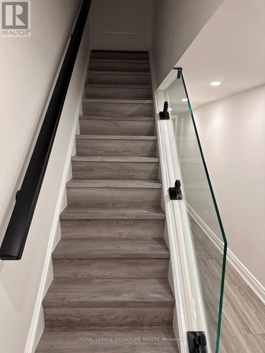 31 Shiff Crescent, Brampton, Ontario  L6Z 0H6 - Photo 7 - W12538902