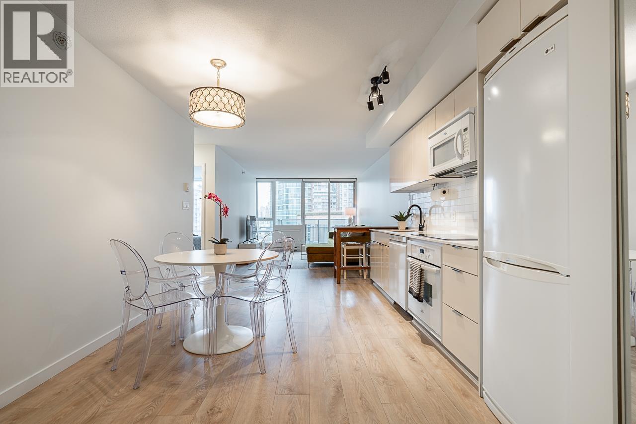 1907 788 Hamilton Street, Vancouver, British Columbia  V6B 0E9 - Photo 3 - R3068981