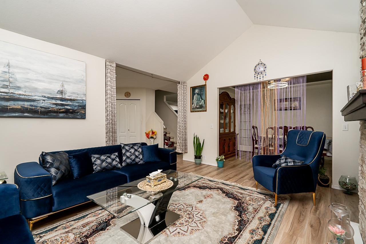 18661 56 Avenue Avenue, Surrey, British Columbia  V3S 7Y2 - Photo 5 - R3067654