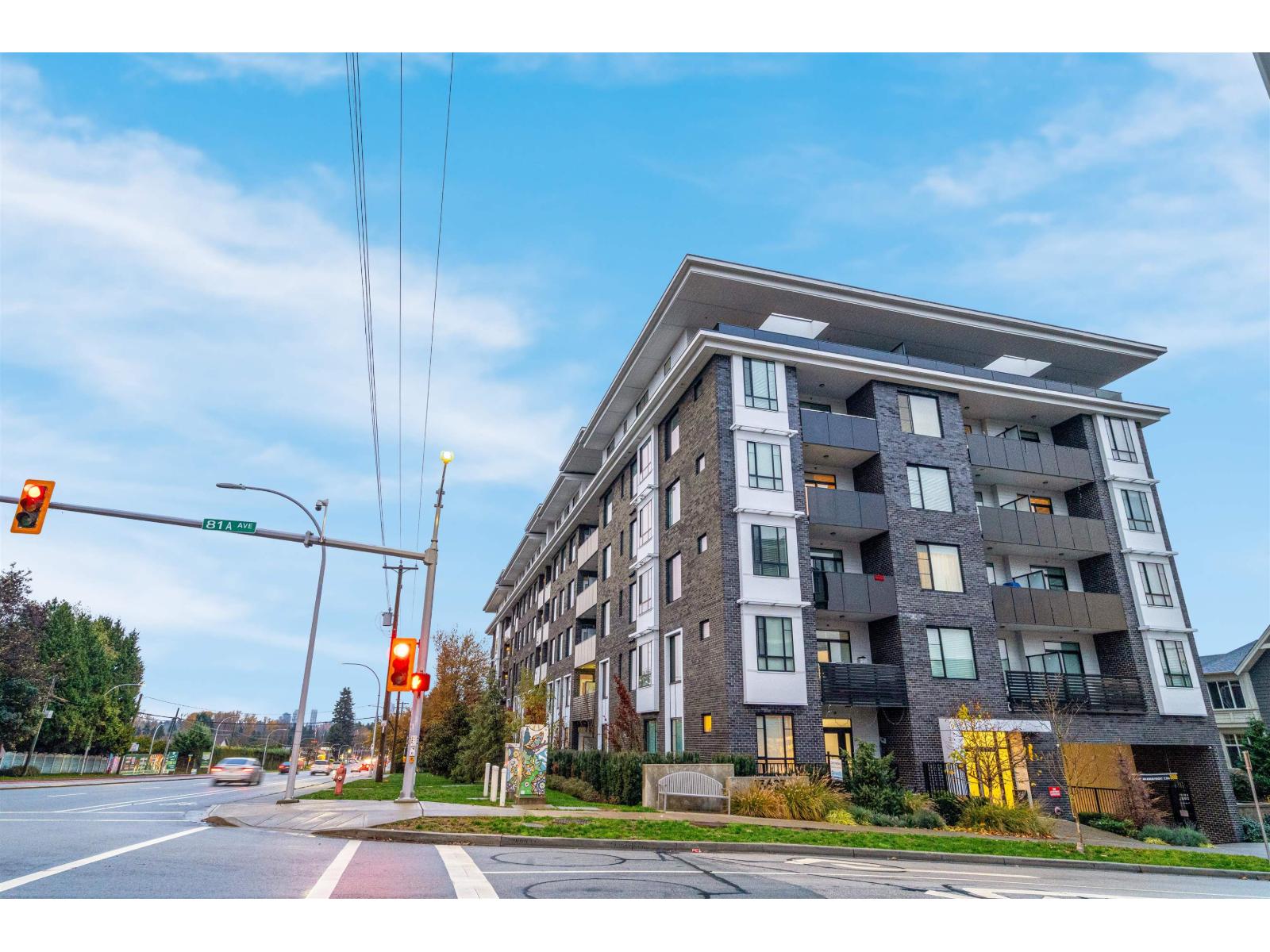 407 13623 81a Avenue, Surrey, British Columbia  V3W 3N7 - Photo 2 - R3066540