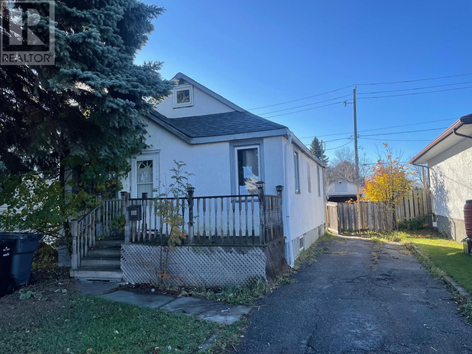 808 Mary ST W, Thunder Bay, Ontario