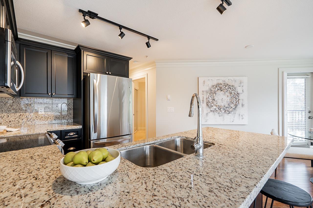 302 15389 Roper Avenue, White Rock, British Columbia  V4B 2S8 - Photo 15 - R3068358