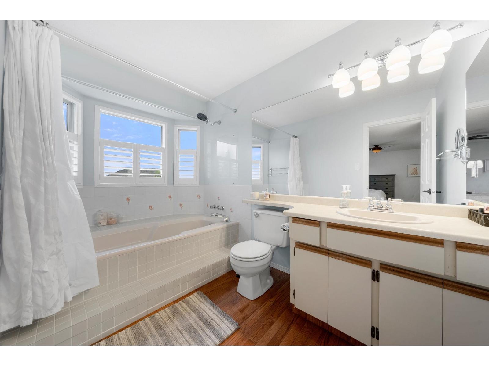 15560 Vista Drive, White Rock, British Columbia  V4B 5H8 - Photo 29 - R3068347