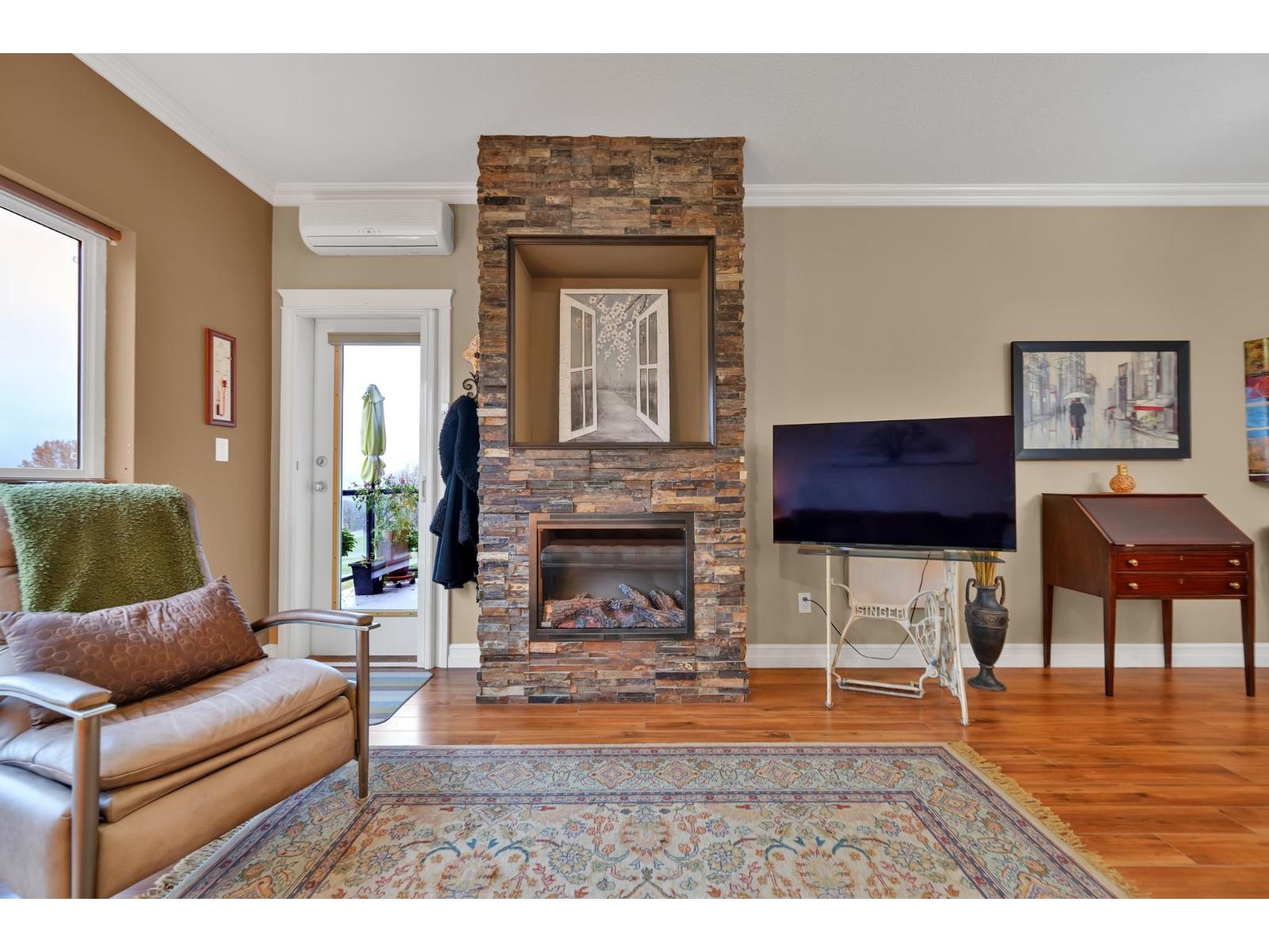 205 33755 7 Avenue, Mission, British Columbia  V2V 0A4 - Photo 6 - R3068014