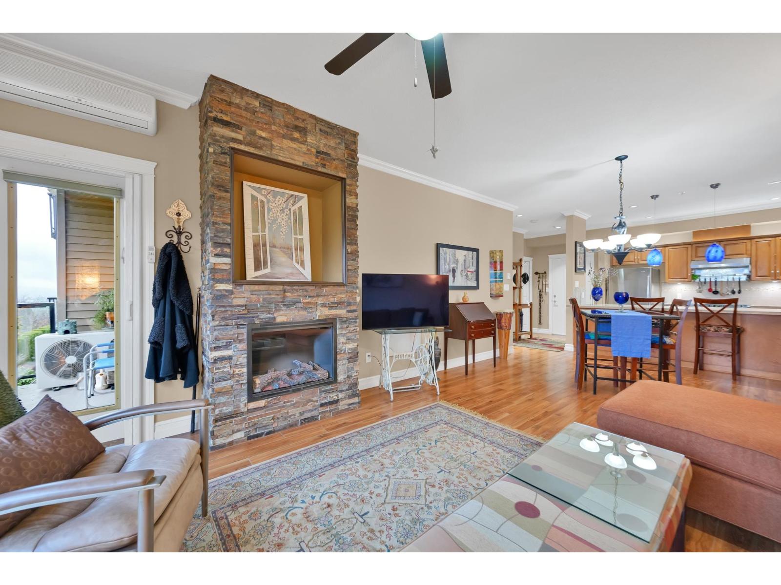 205 33755 7 Avenue, Mission, British Columbia  V2V 0A4 - Photo 5 - R3068014