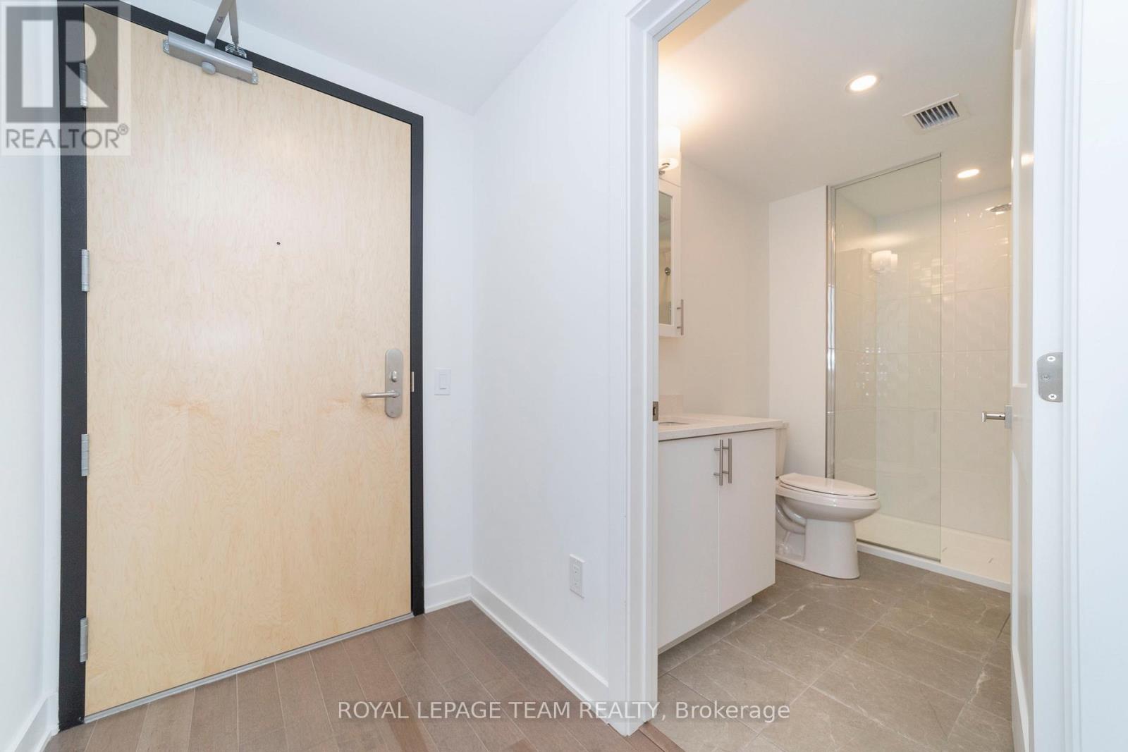 407 - 340 Queen Street, Ottawa, Ontario  K1R 0G1 - Photo 3 - X12563266