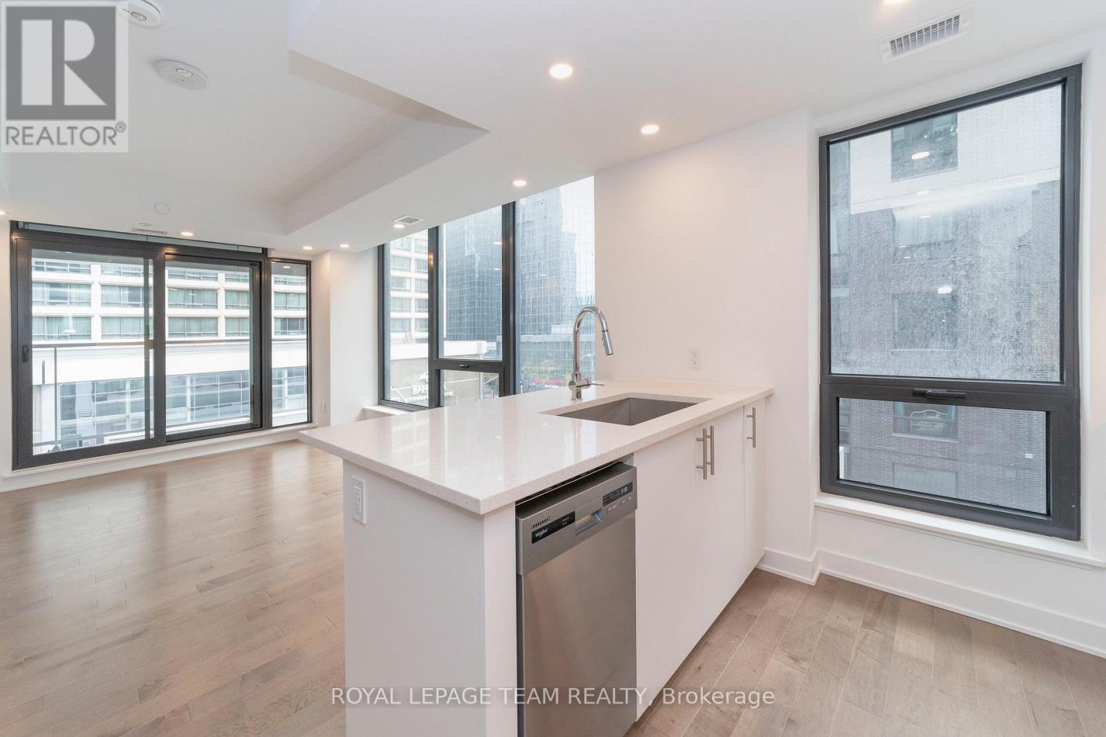 407 - 340 Queen Street, Ottawa, Ontario  K1R 0G1 - Photo 9 - X12563266