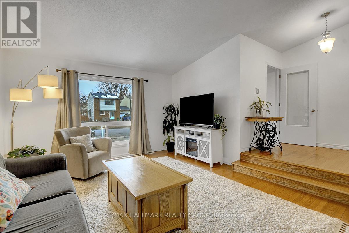 206 Sherway Drive, Ottawa, Ontario  K2J 2G6 - Photo 2 - X12563272