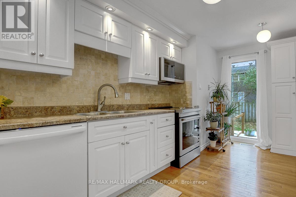 206 Sherway Drive, Ottawa, Ontario  K2J 2G6 - Photo 4 - X12563272