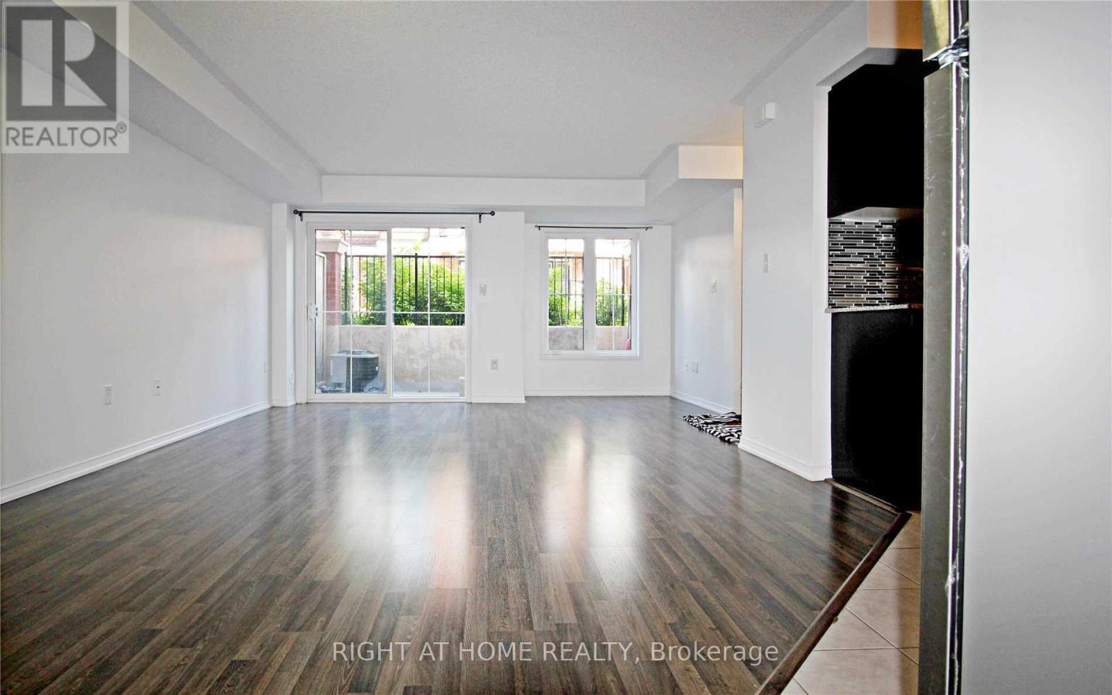 21 - 2492 Post Road, Oakville, Ontario  L6H 0K1 - Photo 2 - W12563006