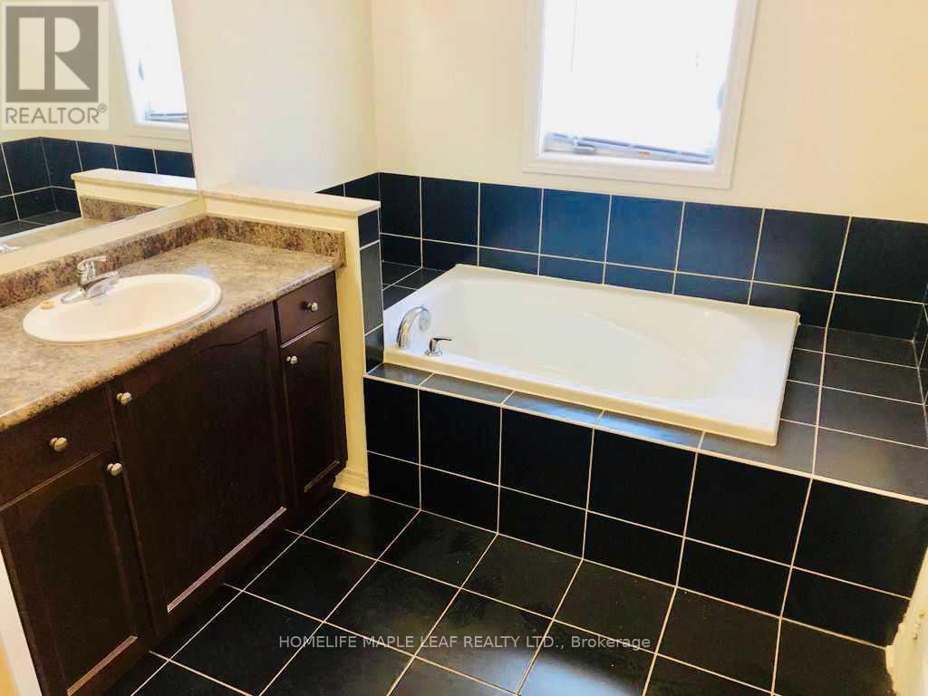 27 Robitaille Road, Brampton, Ontario  L6R 0H6 - Photo 11 - W12563036