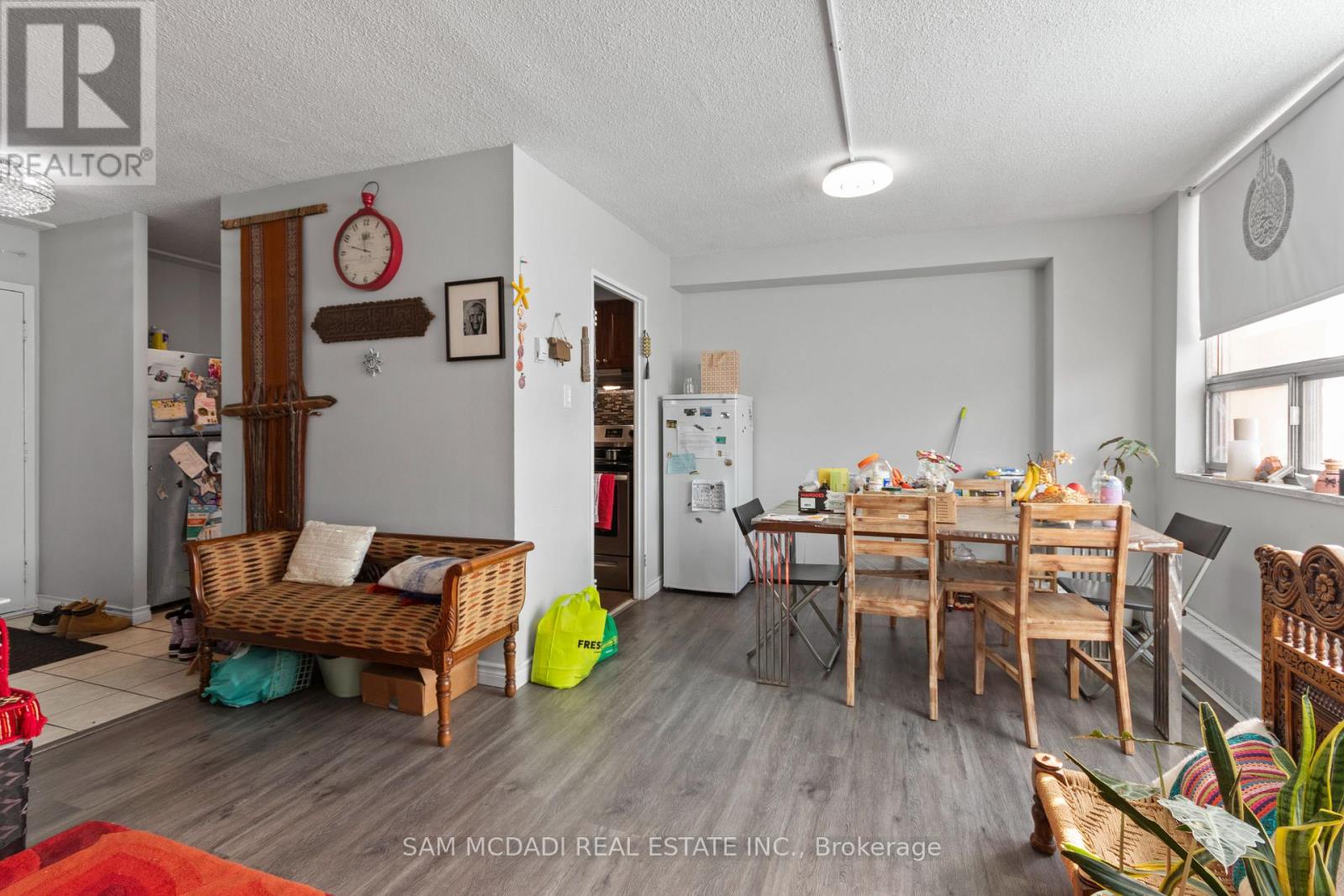 211 - 1050 Stainton Drive, Mississauga, Ontario  L5C 2T7 - Photo 10 - W12563042