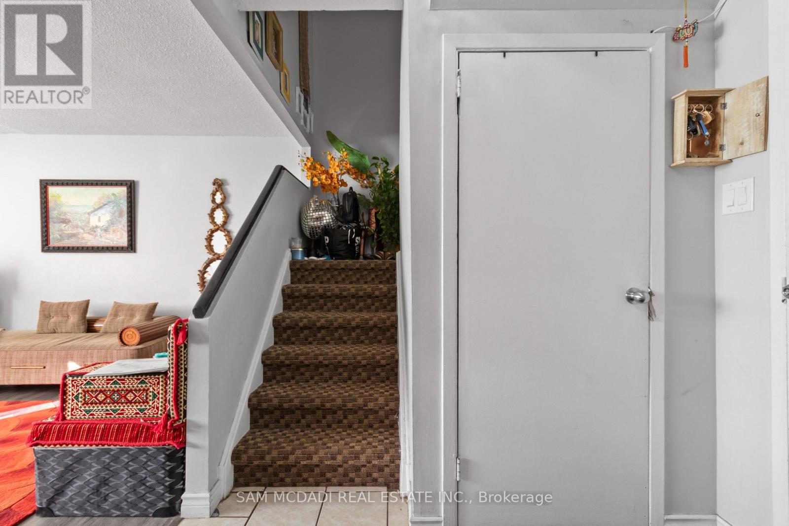 211 - 1050 Stainton Drive, Mississauga, Ontario  L5C 2T7 - Photo 14 - W12563042