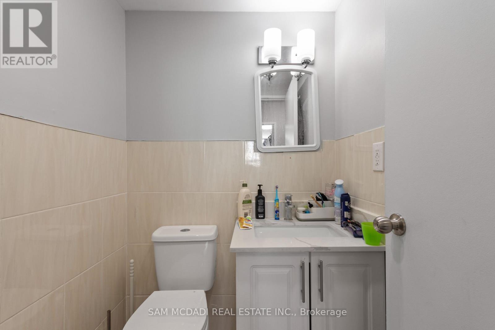 211 - 1050 Stainton Drive, Mississauga, Ontario  L5C 2T7 - Photo 15 - W12563042