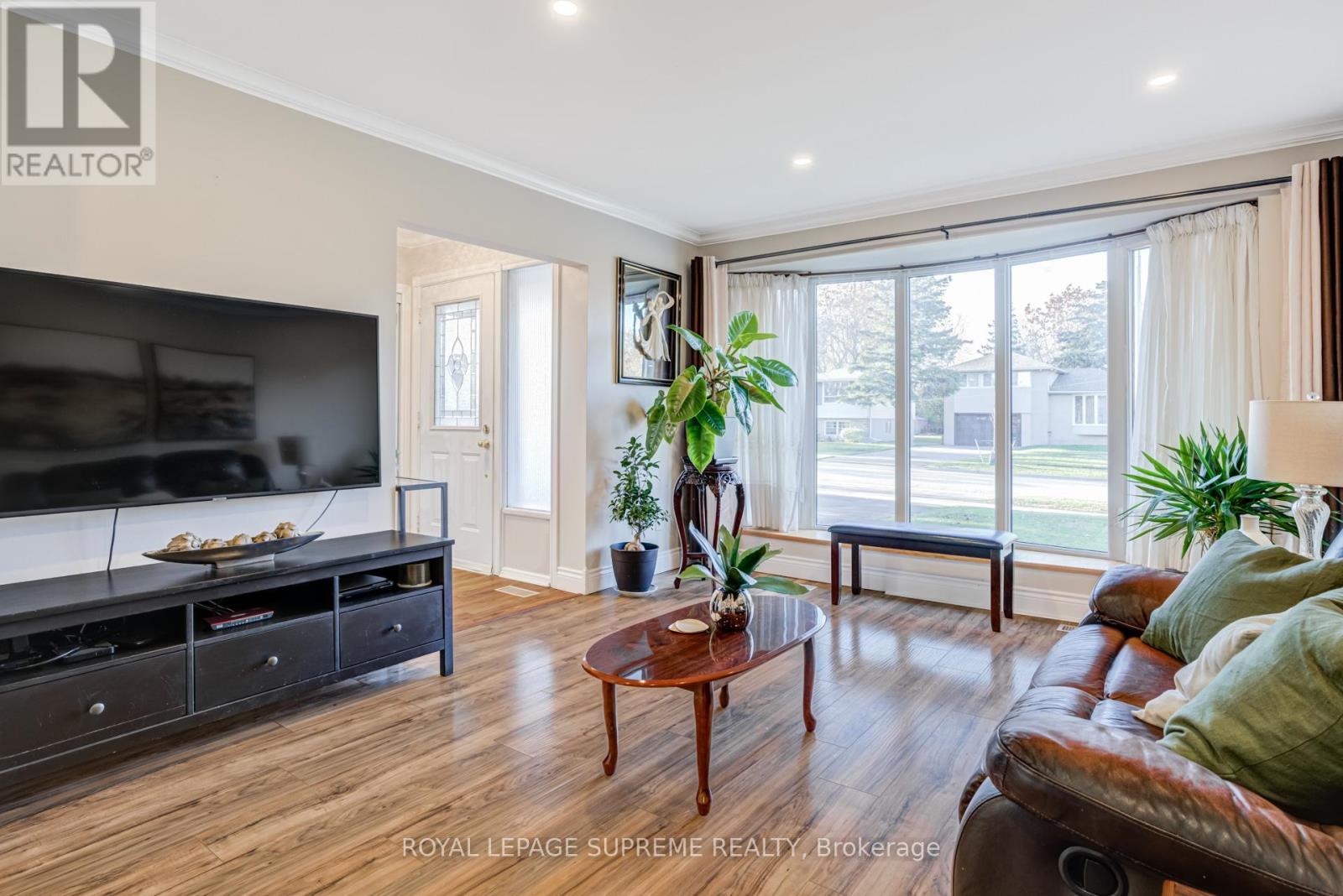 2540 Constable Road, Mississauga, Ontario  L5J 1W2 - Photo 3 - W12563070