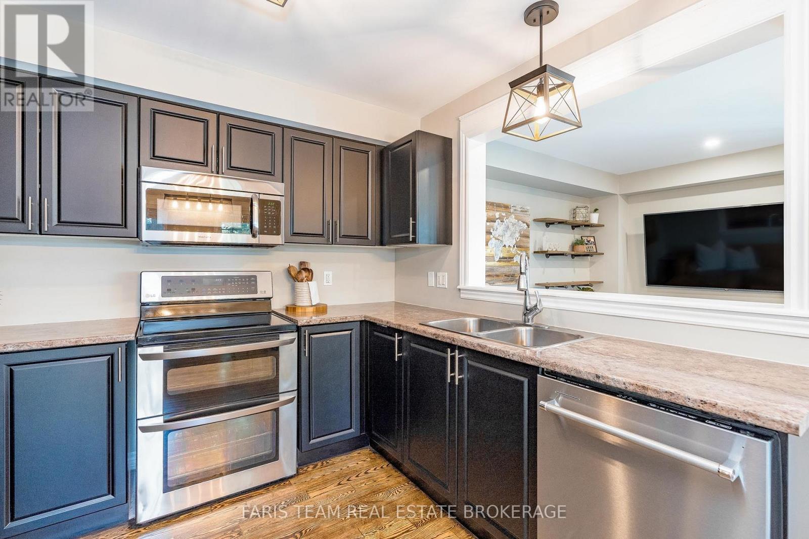 38 - 20 C Line, Orangeville, Ontario  L9W 6T7 - Photo 7 - W12563084