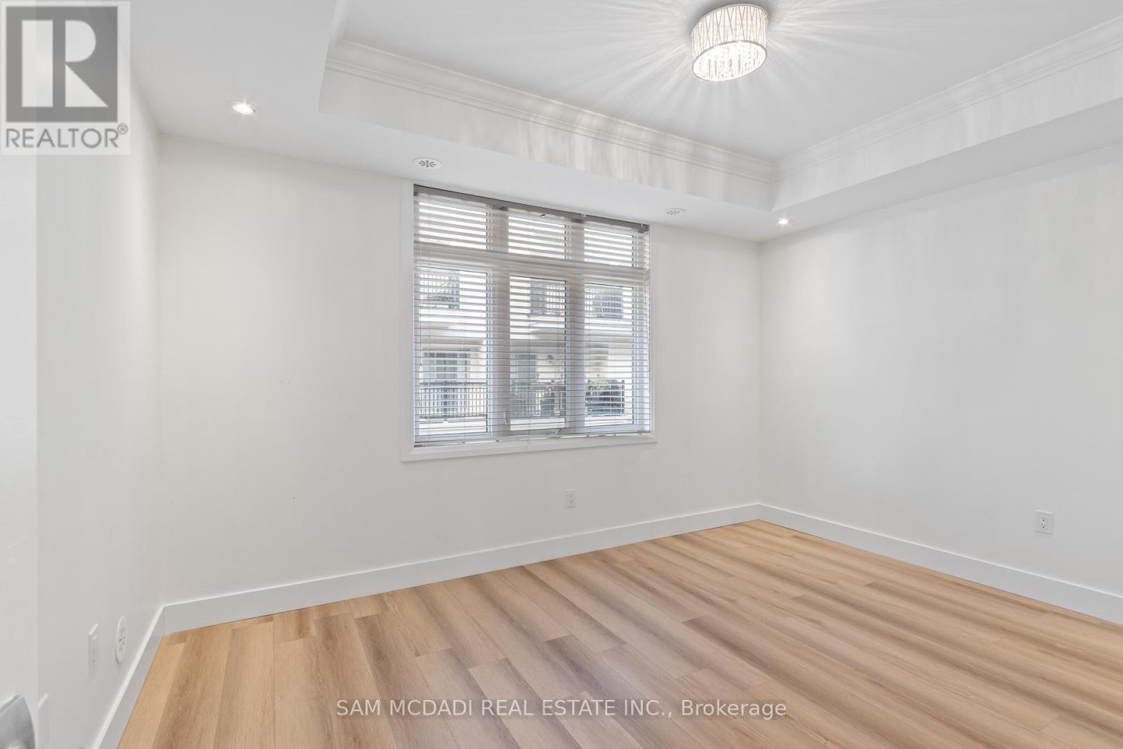 23 - 3083 Cawthra Road, Mississauga, Ontario  L5A 2X4 - Photo 22 - W12563124