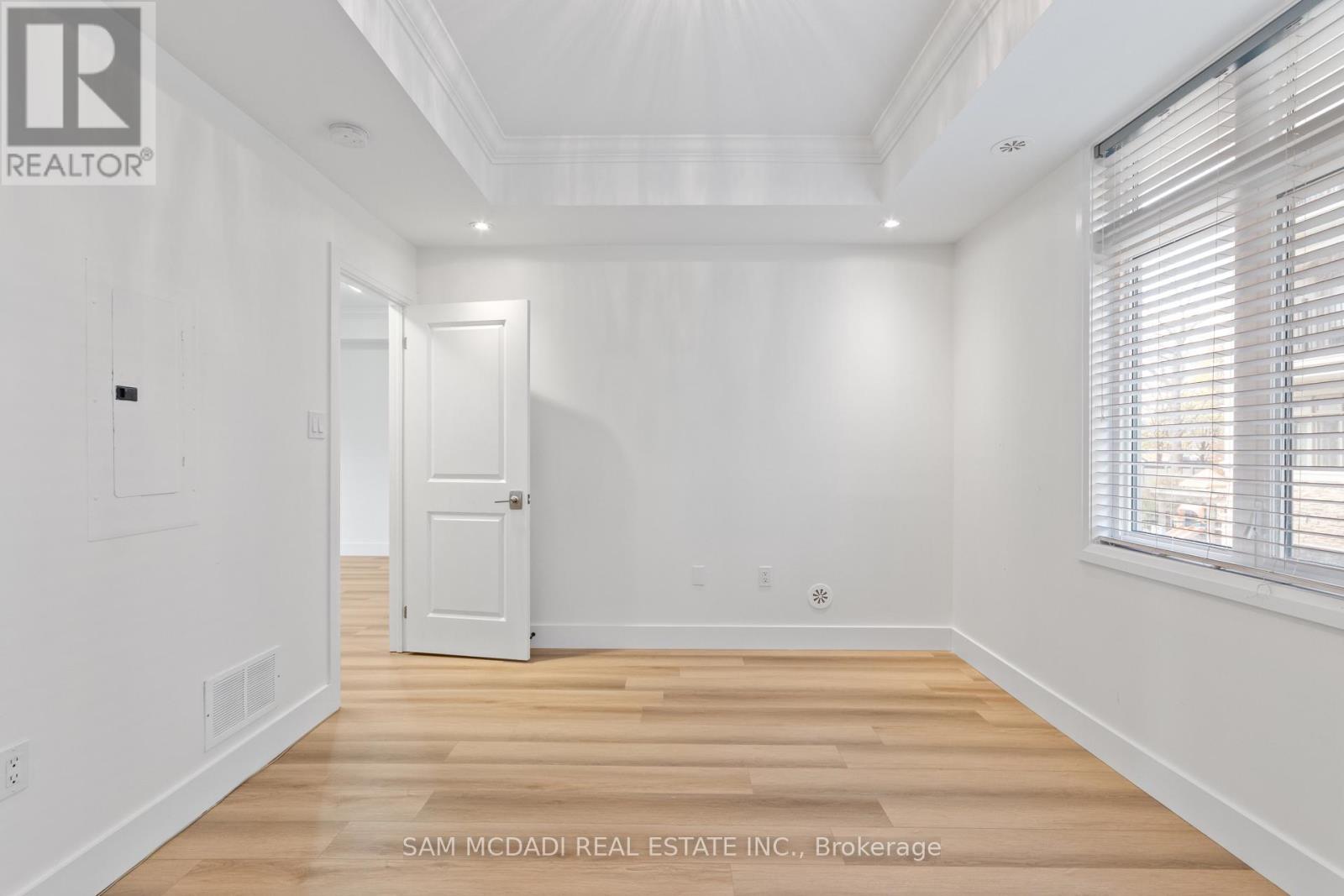 23 - 3083 Cawthra Road, Mississauga, Ontario  L5A 2X4 - Photo 23 - W12563124