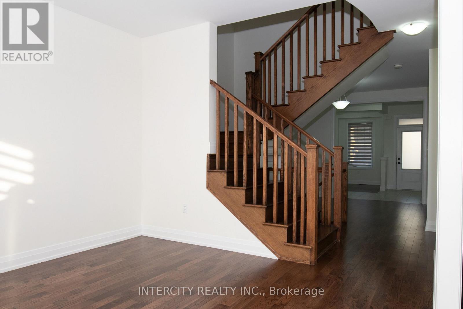 39 Divers Road, Brampton, Ontario  L7A 5C8 - Photo 12 - W12563154