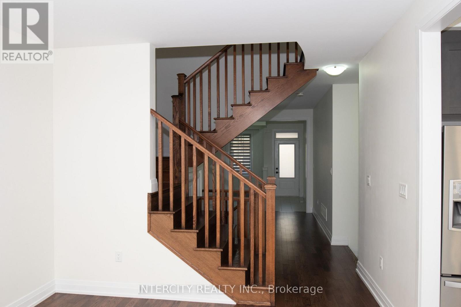 39 Divers Road, Brampton, Ontario  L7A 5C8 - Photo 13 - W12563154