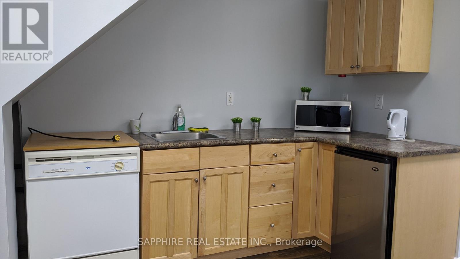 1-102 - 7885 Tranmere Drive, Mississauga, Ontario  L5S 1V8 - Photo 5 - W12563166