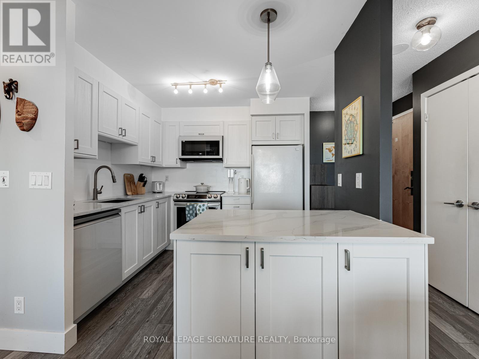 1817 - 185 Legion Road N, Toronto, Ontario  M8Y 0A1 - Photo 7 - W12563178