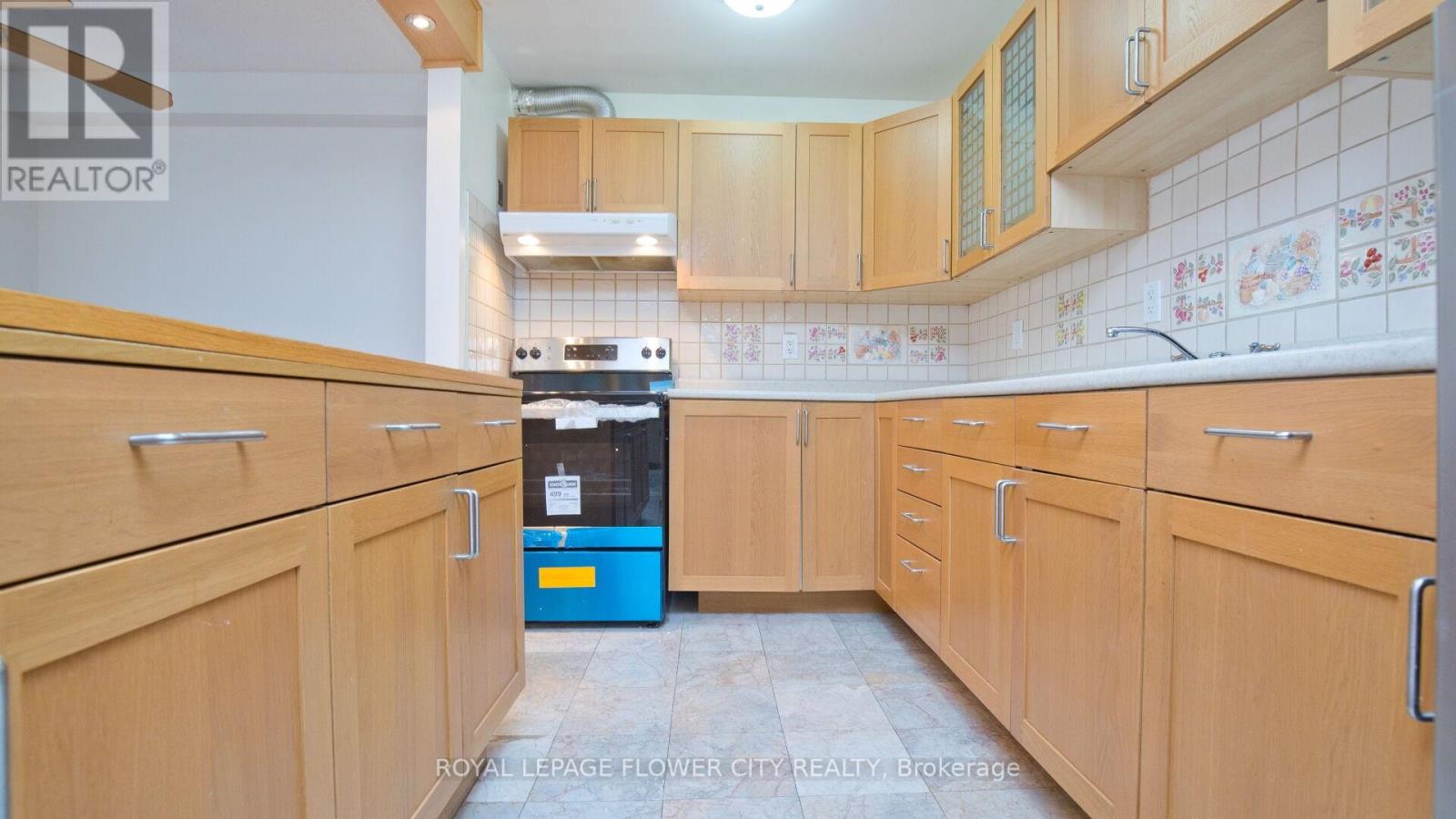 207 - 345 Driftwood Avenue, Toronto, Ontario  M3N 2P4 - Photo 7 - W12563180