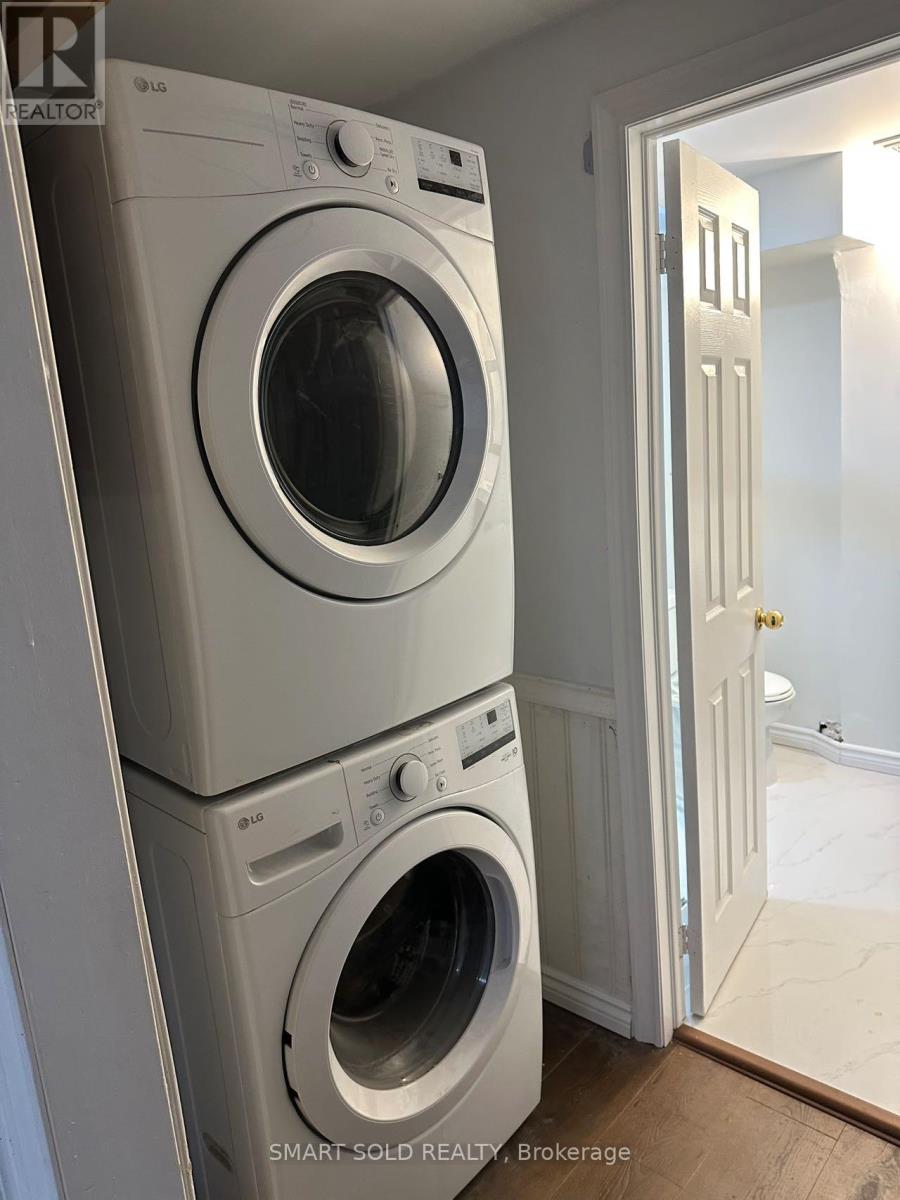 22 Hazelglen Court, Brampton, Ontario  L6S 1N7 - Photo 10 - W12563182