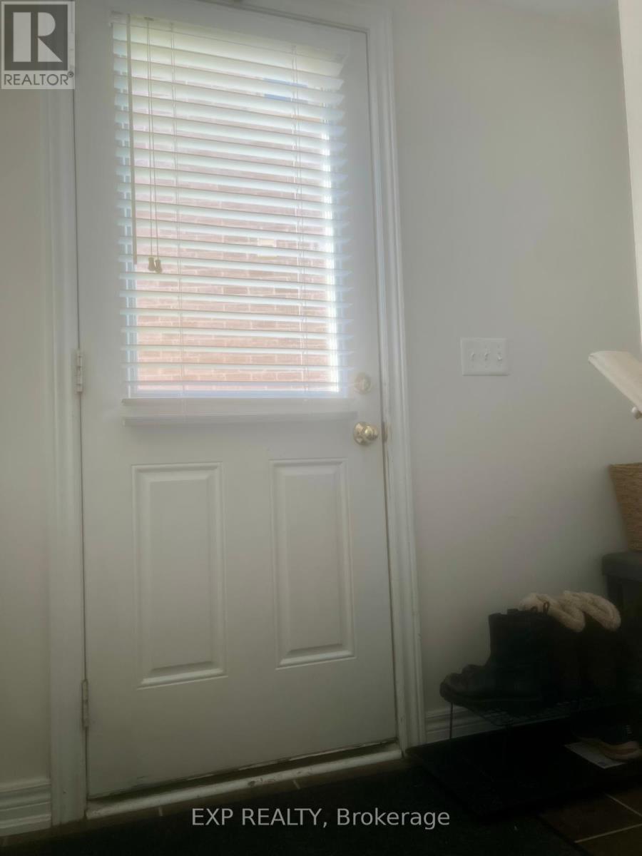 Lower - 20 Wynview Street, Brampton, Ontario  L6P 3N3 - Photo 11 - W12563184