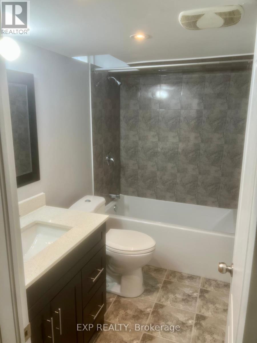 Lower - 20 Wynview Street, Brampton, Ontario  L6P 3N3 - Photo 5 - W12563184