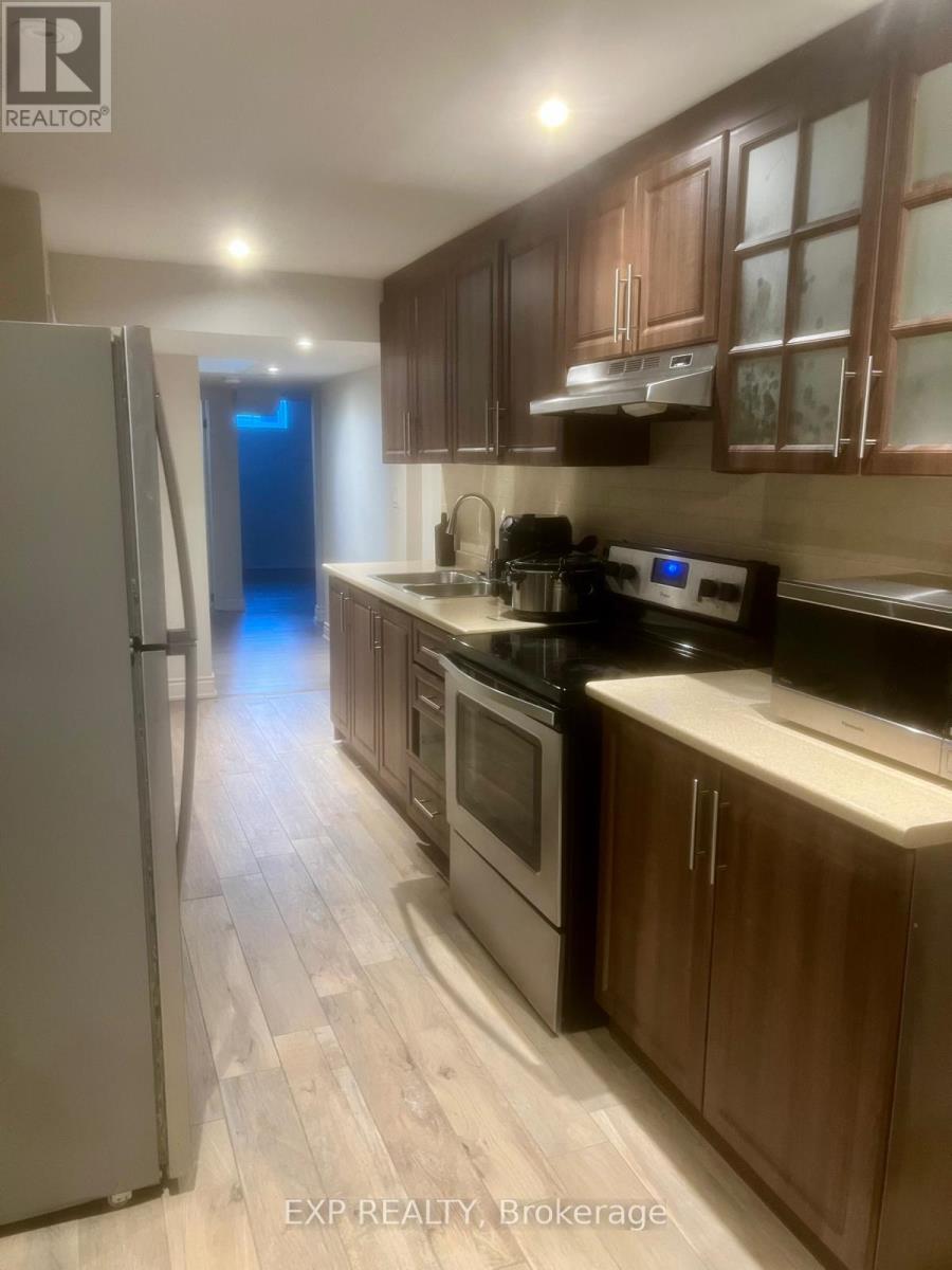 Lower - 20 Wynview Street, Brampton, Ontario  L6P 3N3 - Photo 6 - W12563184