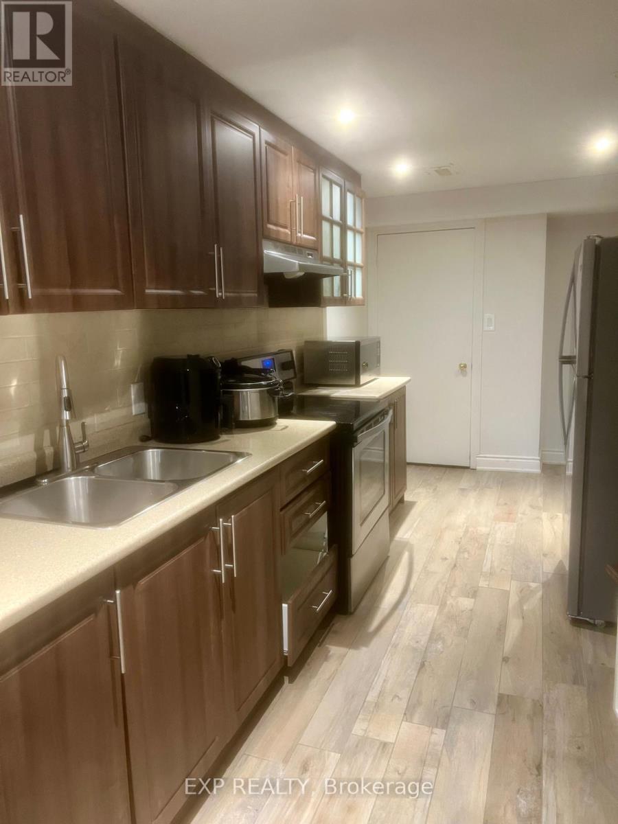 Lower - 20 Wynview Street, Brampton, Ontario  L6P 3N3 - Photo 7 - W12563184