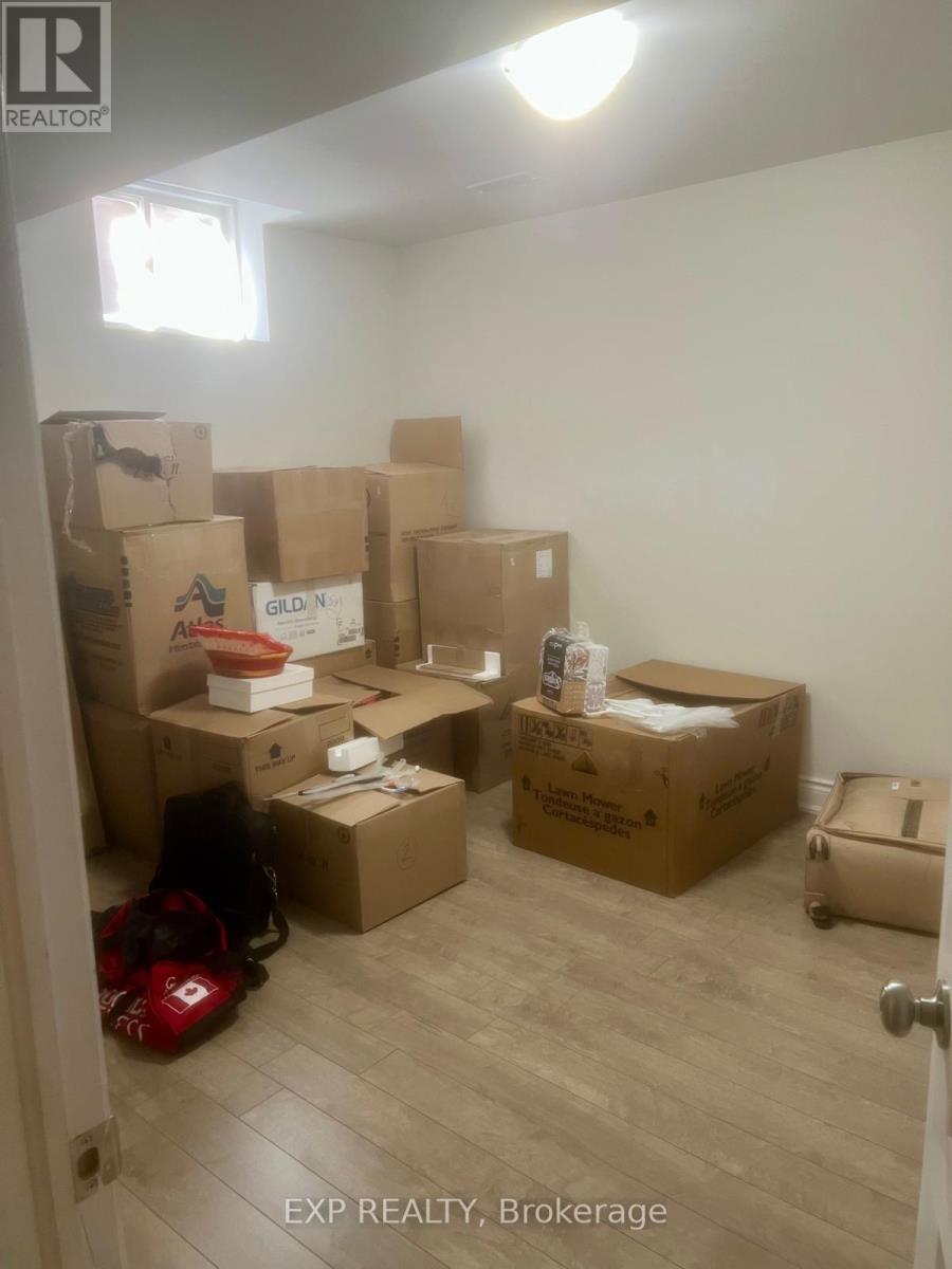 Lower - 20 Wynview Street, Brampton, Ontario  L6P 3N3 - Photo 9 - W12563184