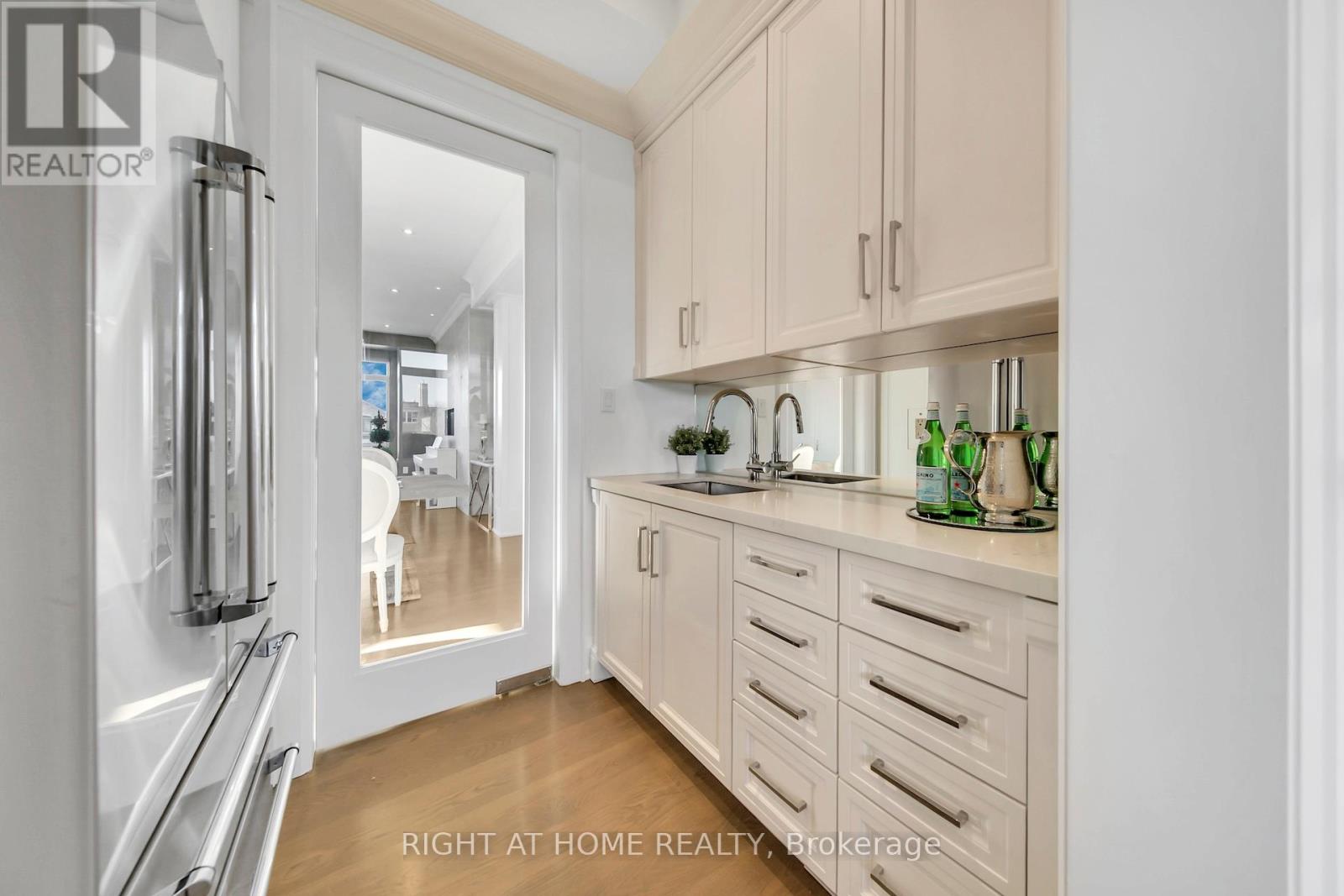 55a Jay Street, Toronto, Ontario  M6L 2L9 - Photo 11 - W12563188