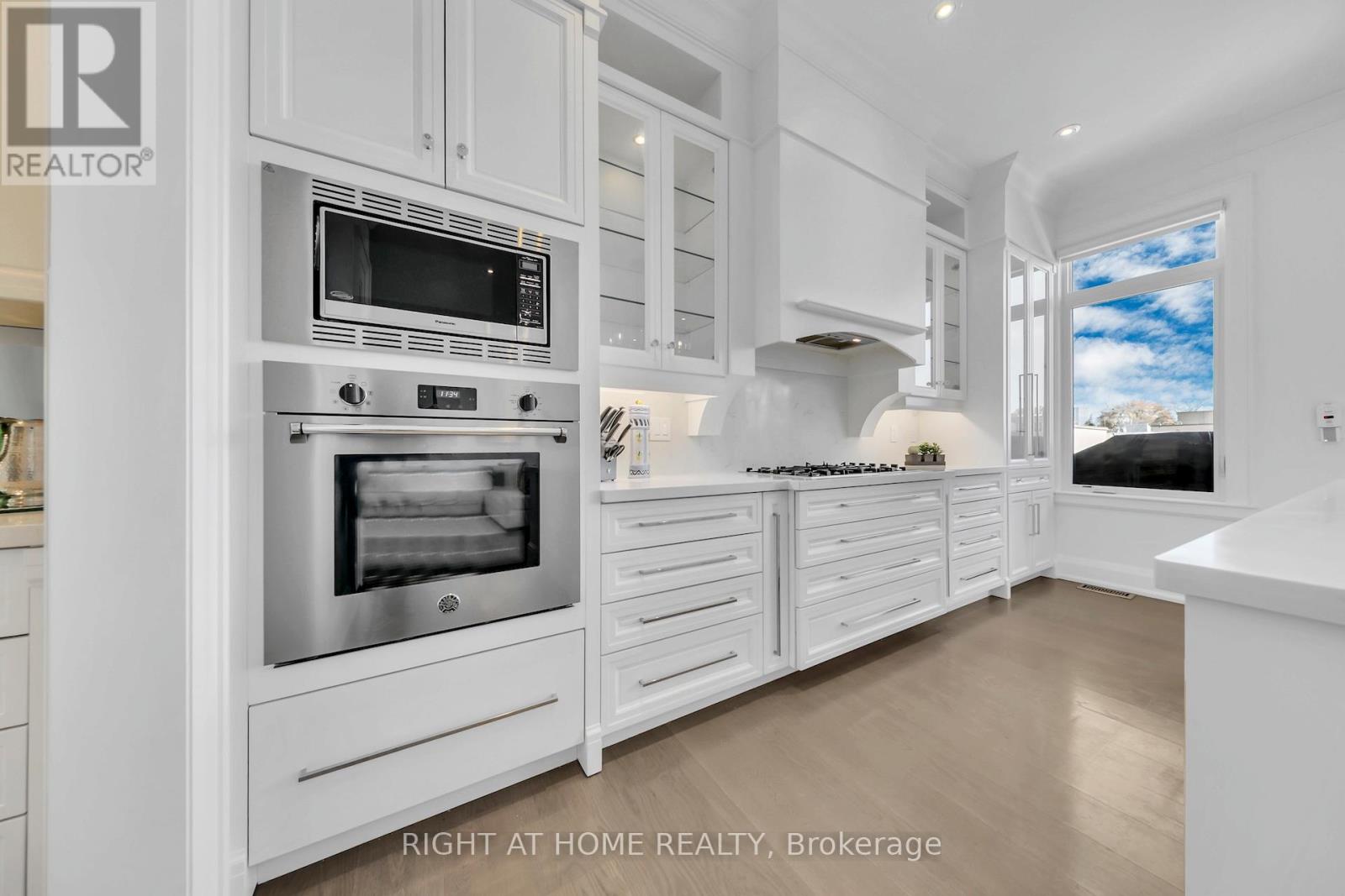 55a Jay Street, Toronto, Ontario  M6L 2L9 - Photo 16 - W12563188